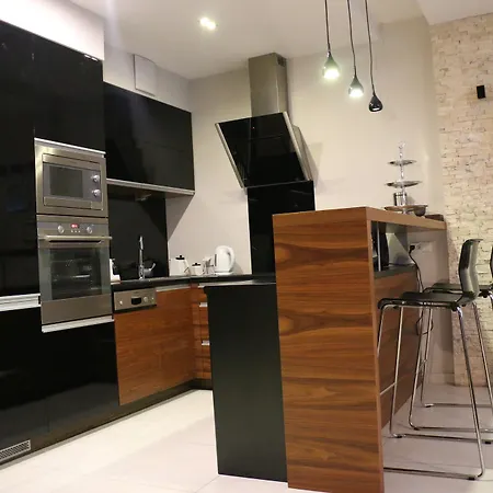 Main Street Atelier דירה