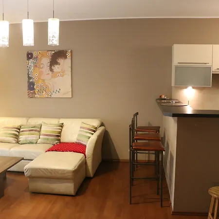 דירה Main Street Atelier *